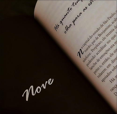 Detalhe do interior do livro, focando no capítulo 'há quanto tempo você não olha para as estrelas?'